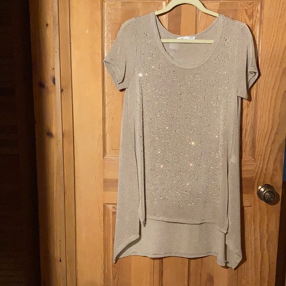 Tan high/ low dress/tunic with sparkles on the front. Super chic & comfortable. - Picture 1 of 4